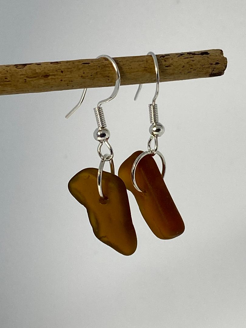 AmberSeaGlassDropEarrings.CoastalSshoreDesigns-Norfolk2_c52f8d65-90cd-4e2e-b99a-622b3a834e0d