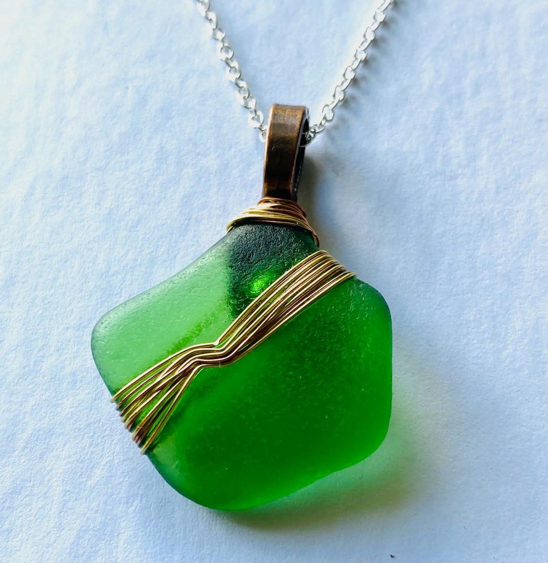 GreenTwoToneWireWrapSeaGlassNecklace-18InchSilverPlatedChain-CoastalShoreDesigns Norfolk1.jpeg2